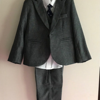 男児スーツ（sizeと柄違い2着）の画像