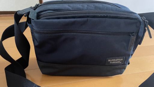 Manhattan passageのショルダーバッグ