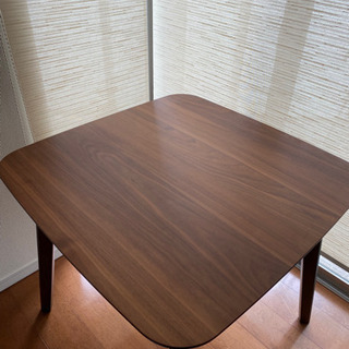 美品❗️ダイニングテーブル　ウォールナット　80㎝　正方形の画像