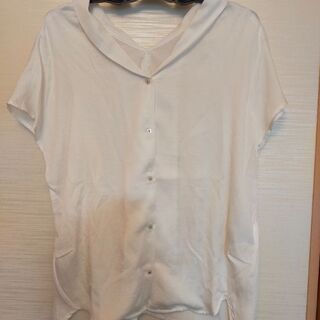 【POU DOU DOU】白シャツ