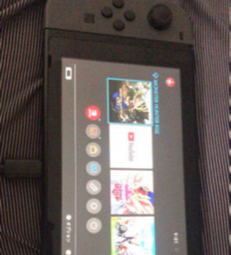 Switch！大容量版！4月に購入！モンハン付き！