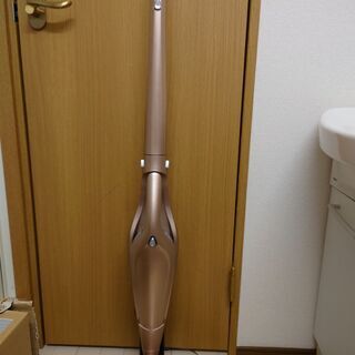 【お取引相手決まりました】２０１８年製コードレス　サイクロン充電...