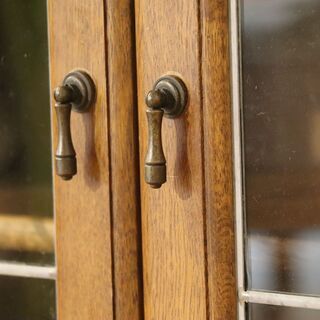 HAYAMA GARDEN(葉山ガーデン)よりナラ無垢材のサイドボードのご紹介です！アンティーク調のキャビネットはクラシックで上品なデザイン♪ご家庭のリビングなどはもちろん店舗などにもおすすめです☆