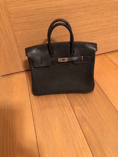 牛革レザー黒バッグ