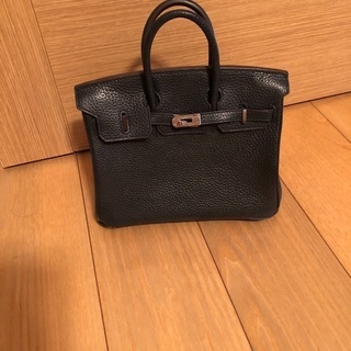 牛革レザー黒バッグ