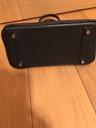 牛革レザー黒バッグ
