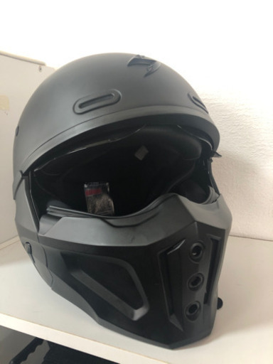 スコーピオン ヘルメットお話し中