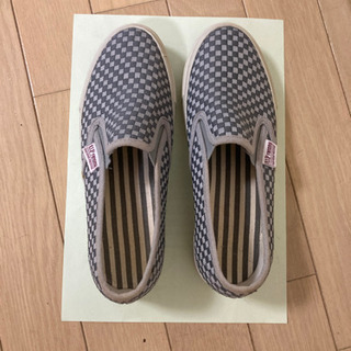 シューズはほとんど履いていません。値引きしました。