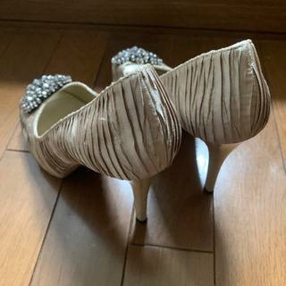 ②ヒールパンプスの画像