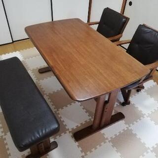 4人掛けダイニングテーブル　ダークブラウン