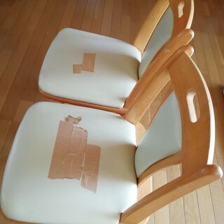 【お話し中です】くるくる回転イス　２脚セット　ぜひ貰って下さい ! !の画像