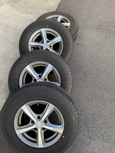 ヨコハマタイヤ　215/70R15 98H