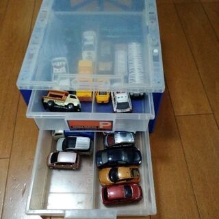 トミカ　収納ケース