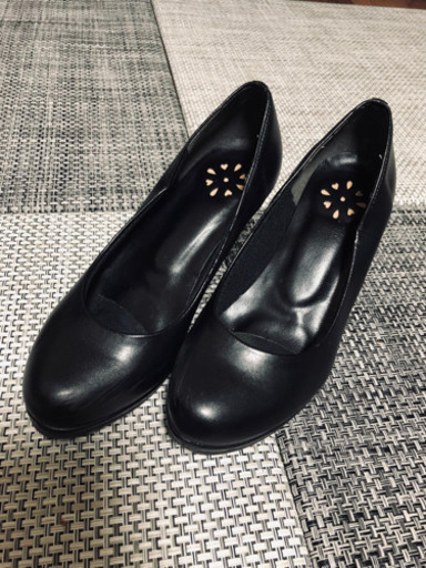 黒・パンプス♡22.0cm★プレタポルテ♪定価4,900円！ビジネス！リクルート！ヒール7.5cm