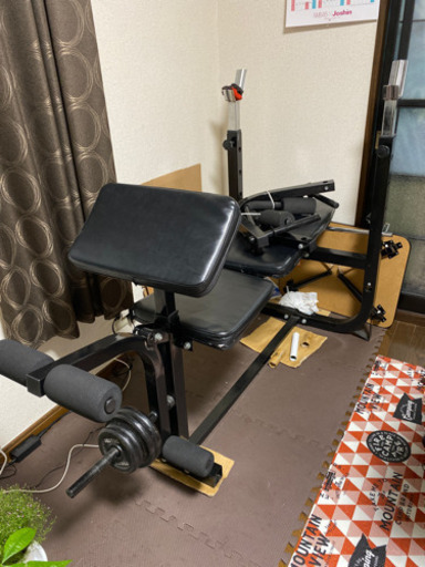 トレーニングベンチとペダル