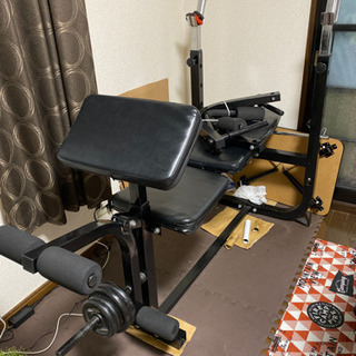 トレーニングベンチとペダル