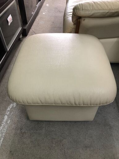 【リサイクルショップどりーむ天保山店】2936　ソファ　二人掛け　オットマン付き　ホワイトベージュカラー　中古品