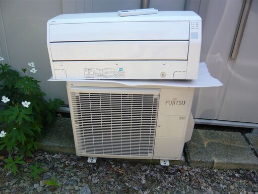 富士通 据置型エアコン　2016年製　純正リモコン・オマケ付　[商談中]