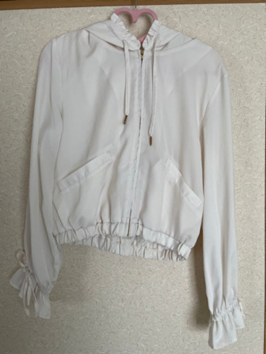 アンクルージュ ジップ付きパーカー