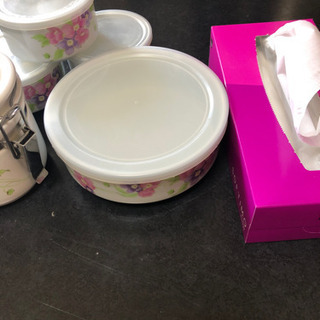 お取り引き中　陶器の保存容器　未使用品の画像