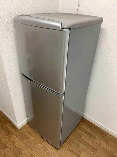 冷蔵庫(AQUA/AQR-141B)と洗濯機(SHARP/ESFG-70H)