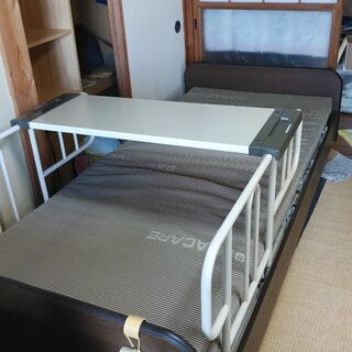 介護ベッドをお譲りします（配送料はご負担をお願いいたします）