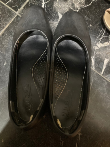 黒のパンプス