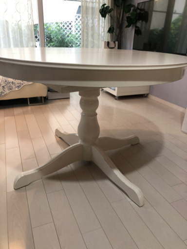 IKEA ラウンド型ダイニングテーブル伸縮可