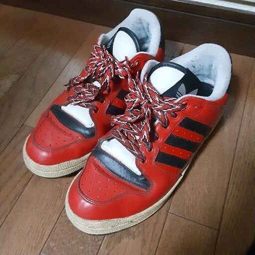 adidasアディダス　スニーカー26センチ❗