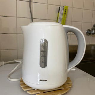 【激安中古品】電気ケトル  ホワイト ニトリ製(SN-3228WH) 