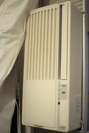 冷房専用ウィンドウエアコン　ハイアール　枠、リモコン付き　2011年製