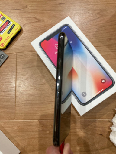 【大幅値下げ】　iPhone X 256GB SIMフリー（シムロック解除）　おまけ付き