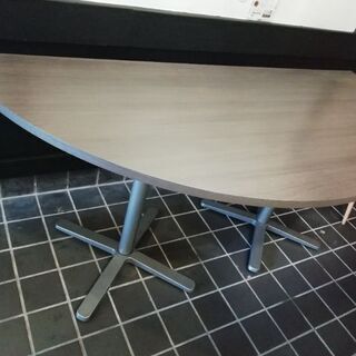 カフェ　テーブル　喫茶店　レストランなどの飲食店に
