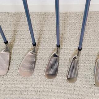 【お取引中】レディースゴルフクラブ(アイアンのみ)、パター(ホワイトライズ)の画像