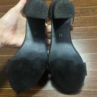 黒 ヒールの画像