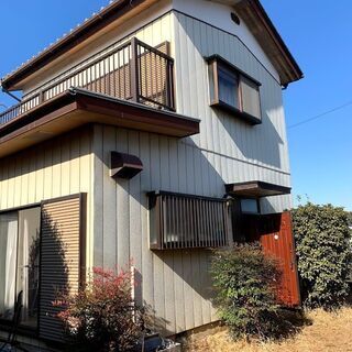 陽当り良好３DK戸建て、鍵付き大きなガレージ、小型車3台駐車、お...
