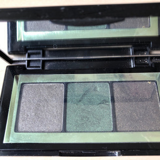 ✨新品✨Bobby brown アイシャドーパレットの画像