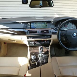 検査4年1月523iハイラインパッケージ 2000ccターボ/レザーシート/HDDナビ/idrive/地デジ/バックカメラ/Bluetoothオーディオ/デイライト/ETCの画像