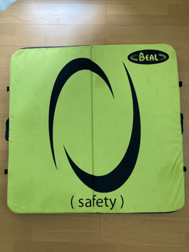 BEAL（べアール）　ボルダリング用マット