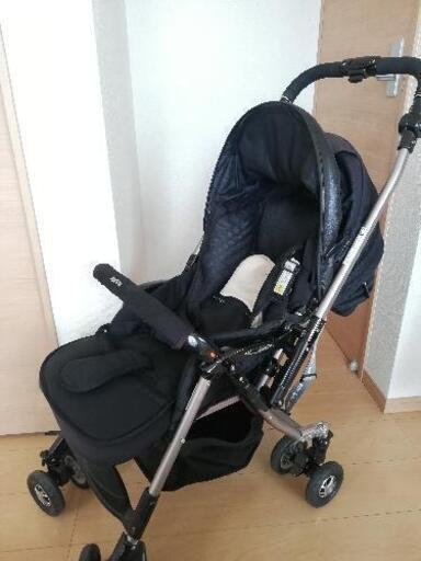 アップリカ LauraQuattro GUILD オックスフォードブラック　ベビーカー　aprica　おまけつき　A型　両面