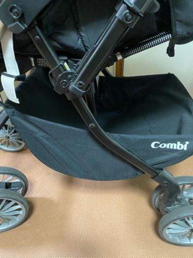 combi アンブレッタ　ベビーカー