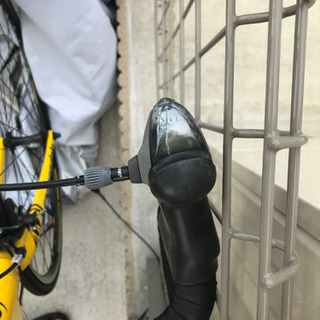 受付終了　キャノンデール(cannondale)CAAD8 本体＋空気入れ＋スタンドの画像