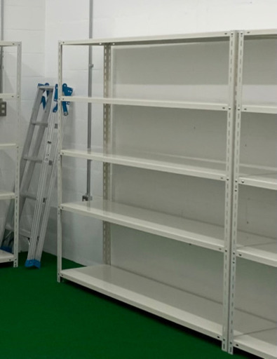 ★大型ラック 4つあります 引き取って下さい