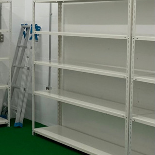 ☆大型ラック 4つあります 引き取って下さい