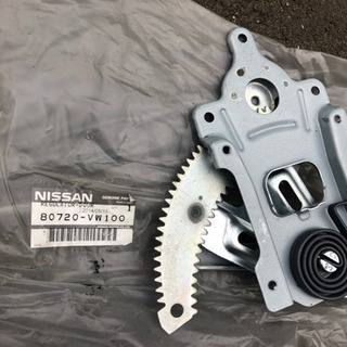 新品日産純正　Fドアレギュレーター