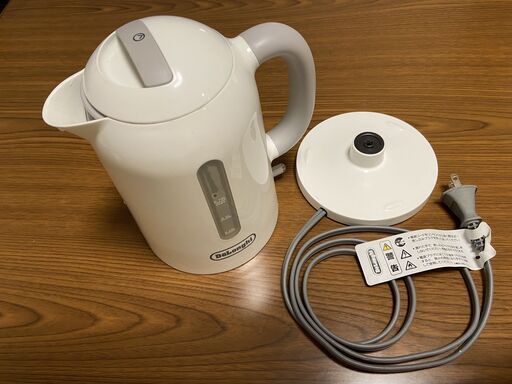 DeLonghi 【True】 電気ケトル 0.75L ホワイト JKP240J
