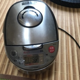 【受け渡し予定者さん出ました】TIGER　タイガー　炊飯器　JKC-R