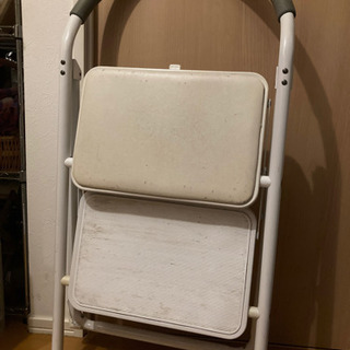 中古、白、ガーデンマスター ステップチェア(2段) 脚立 踏み台の画像
