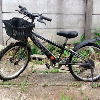 自転車（ジュニア用）パンクしています