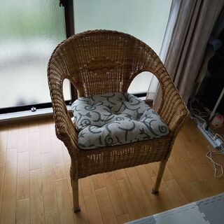 籐の椅子(IKEAにて購入)の画像